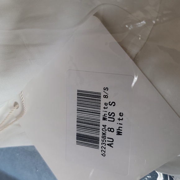 PROPER CREDIT ROMPER WHITE - Picture 7 of 9